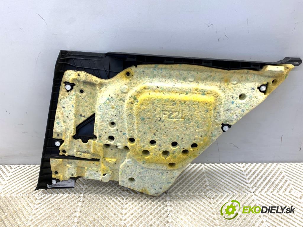 BMW F22 coupe 2017 272 kW M2 2979 ča dveře levý zadní část