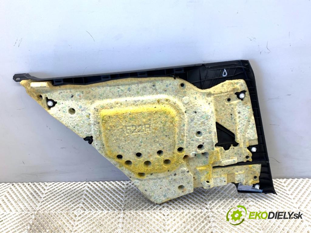 BMW F22 coupe 2017 272 kW M2 2979 ča dveře pravý zadní část