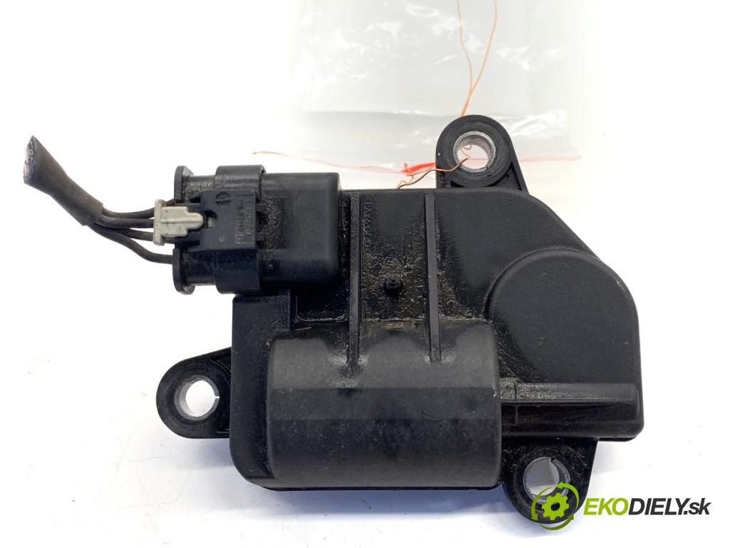 BMW F22 coupe 2017 272 kW M2 2979 teleskop dveří 8632154