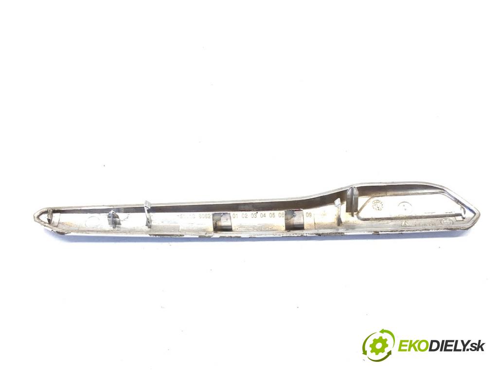 BMW F22 coupe 2017 272 kW M2 2979 znak lišta blatníka přední část levá strana M-BALÍČEK 8062197