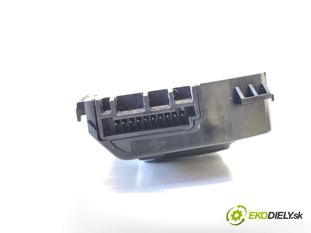 BMW F22 coupe 2017 272 kW M2 2979 přepínač sedačky 9382455