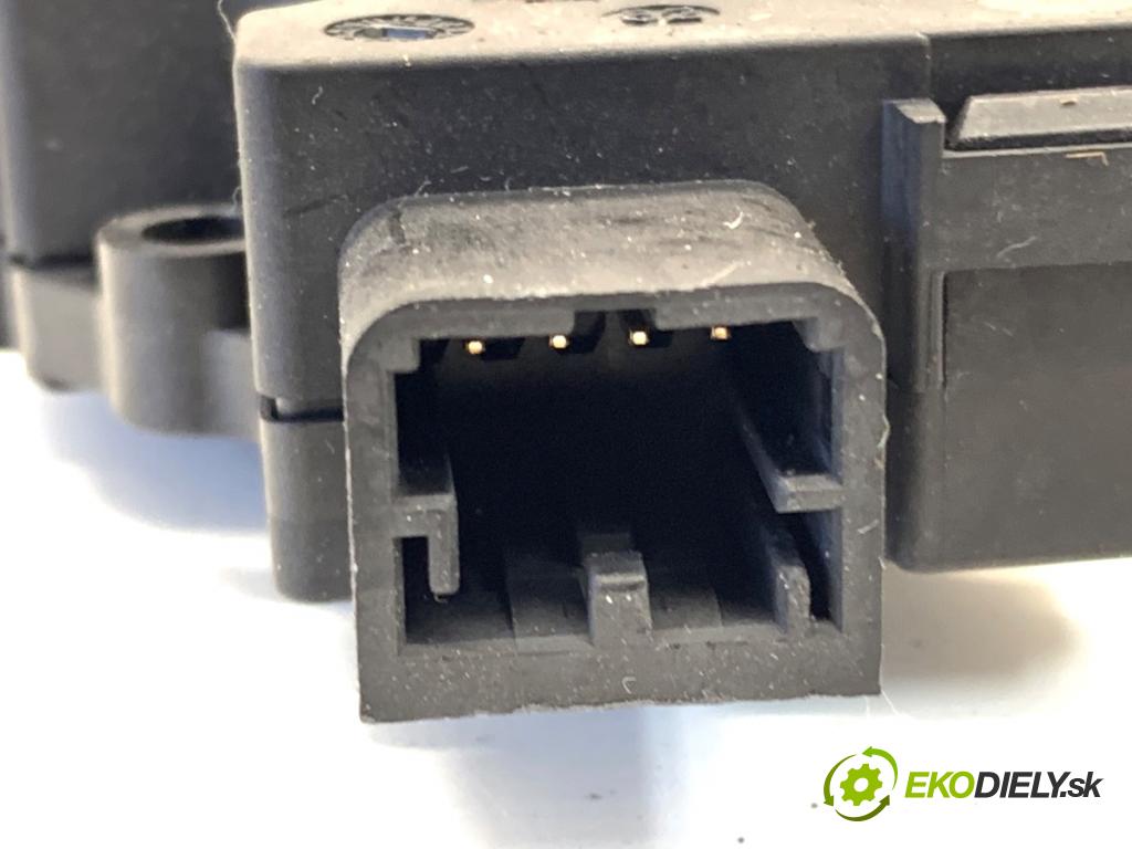 BMW F22 coupe 2017 272 kW M2 2979 motor topení T946104A