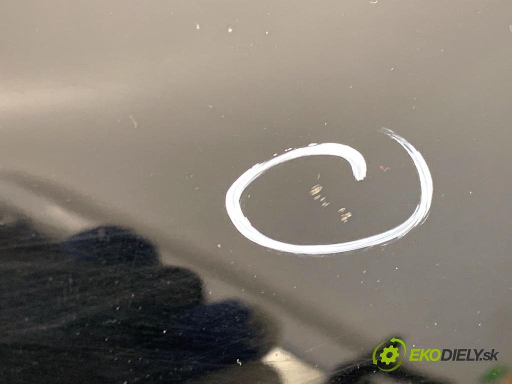 AUDI A4 B8 Kombi 2013 130 kW 2.0 TDI quattro 1968 blatník pravý přední část LY9B