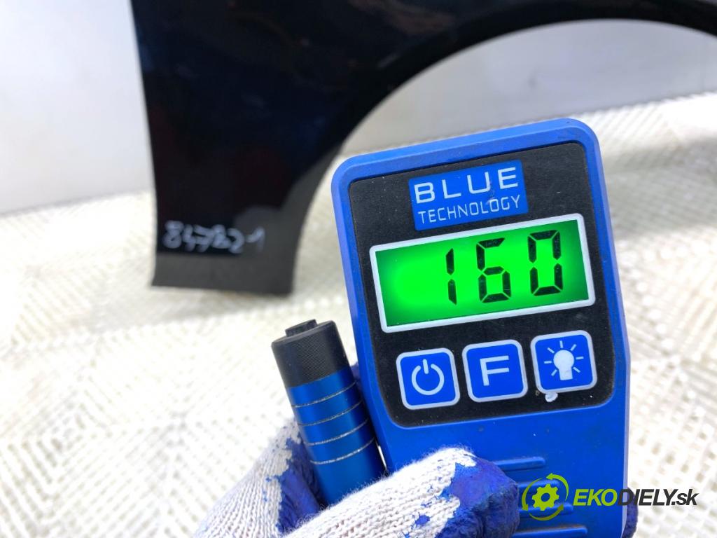 AUDI A4 B8 Kombi 2013 130 kW 2.0 TDI quattro 1968 blatník pravý přední část LY9B