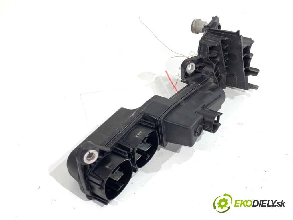 BMW G30 sedan 2022 140 kW 520 d xDrive 1995 modul relé NAPĚTÍ: 8736411