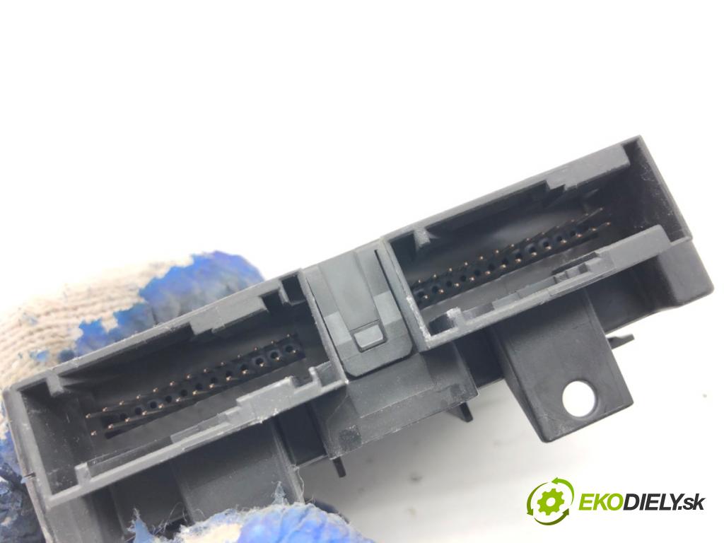 BMW G30 sedan 2022 140 kW 520 d xDrive 1995 Modul klimatizácie 160466 (Kľučka dverí ostatné)