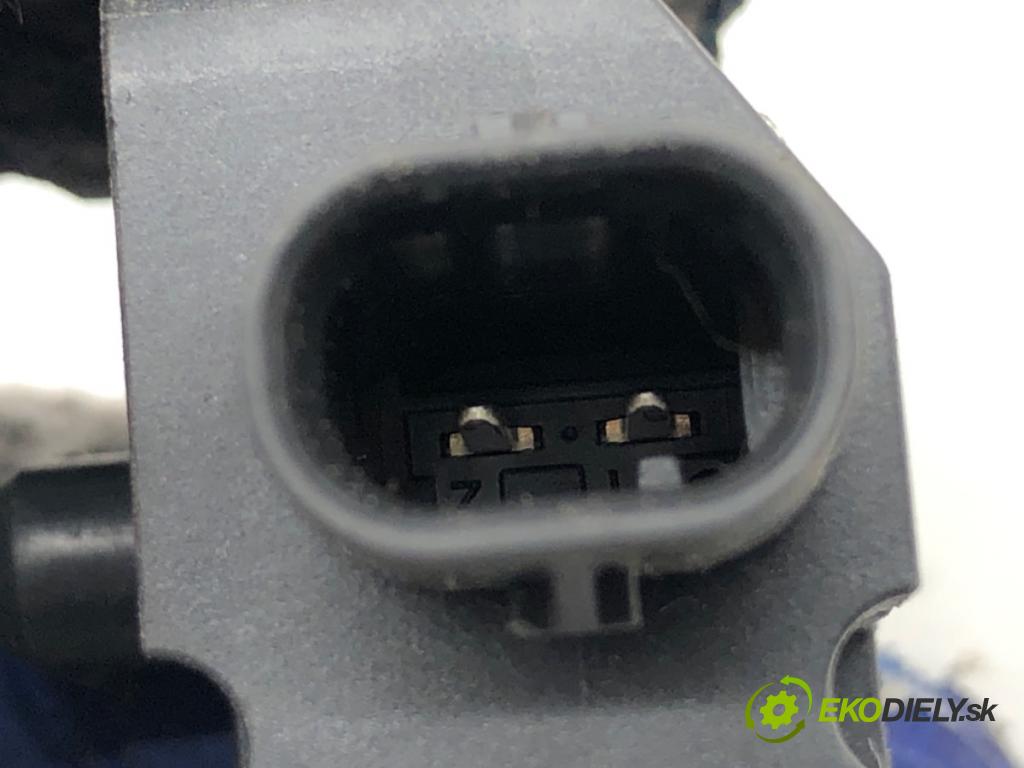 BMW G30 sedan 2022 140 kW 520 d xDrive 1995 Snímač nárazu 9496815 (Snímač nárazu)