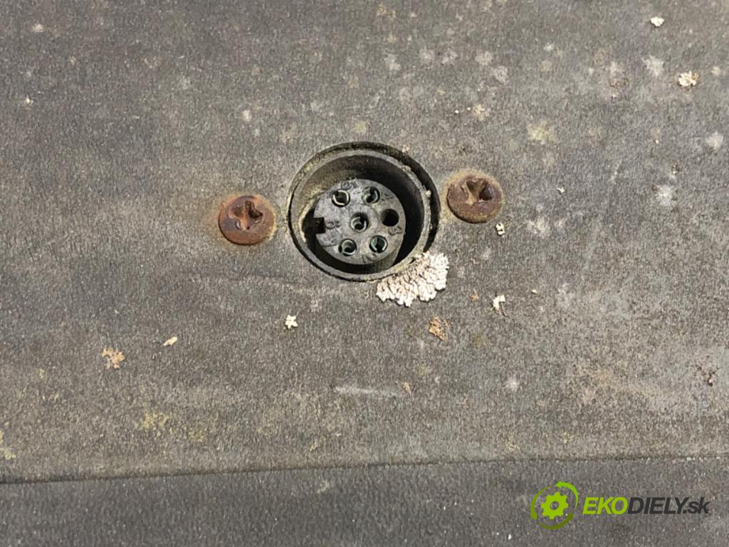 RENAULT TRUCKS PREMIUM Platforma / podwozie 1997 219 kW Route 300.16 219 kW [298 KM] olej napędowy 1996 - 2022 9839 zpětné zrcátko levý