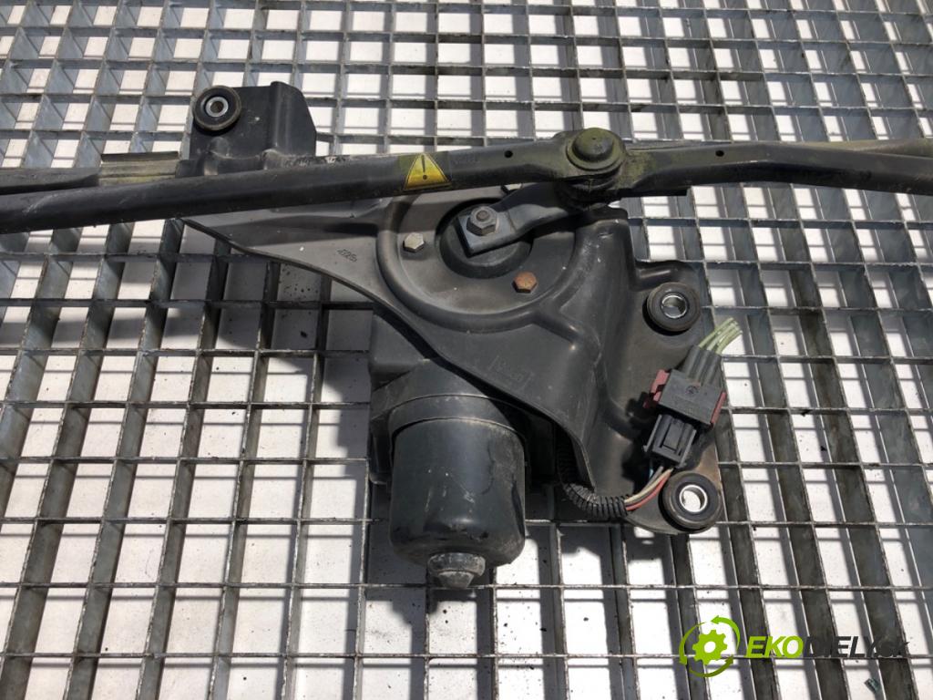 RENAULT TRUCKS PREMIUM Platforma / podwozie 1997 219 kW Route 300.16 219 kW [298 KM] olej napędowy 1996 - 2022 9839 Mechanizmus stieračov predný  (Motorček stieračov predný)