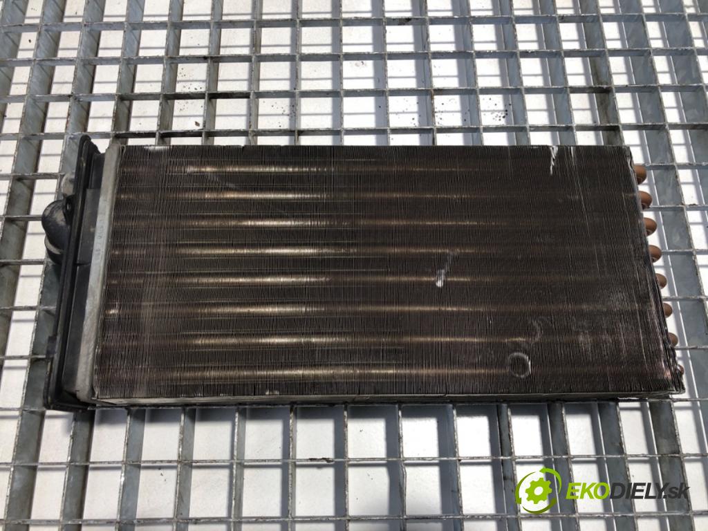 RENAULT TRUCKS PREMIUM Platforma / podwozie 1997 219 kW Route 300.16 219 kW [298 KM] olej napędowy 1996 - 2022 9839 Výhrevné teleso, radiátor kúrenia  (Radiátor kúrenia)