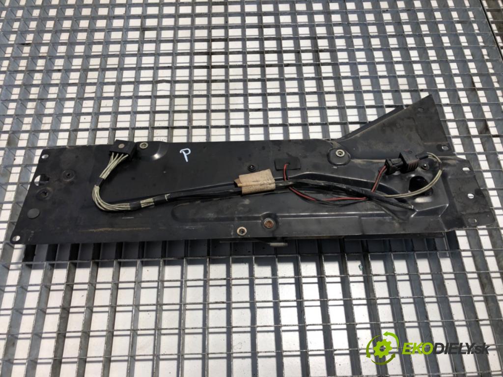 RENAULT TRUCKS PREMIUM Platforma / podwozie 1997 219 kW Route 300.16 219 kW [298 KM] olej napędowy 1996 - 2022 9839 mechanismus okna levý přední část 3000014161