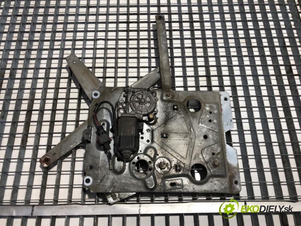 RENAULT TRUCKS PREMIUM Platforma / podwozie 1997 219 kW Route 300.16 219 kW [298 KM] olej napędowy 1996 - 2022 9839 mechanismus okna pravý přední část 