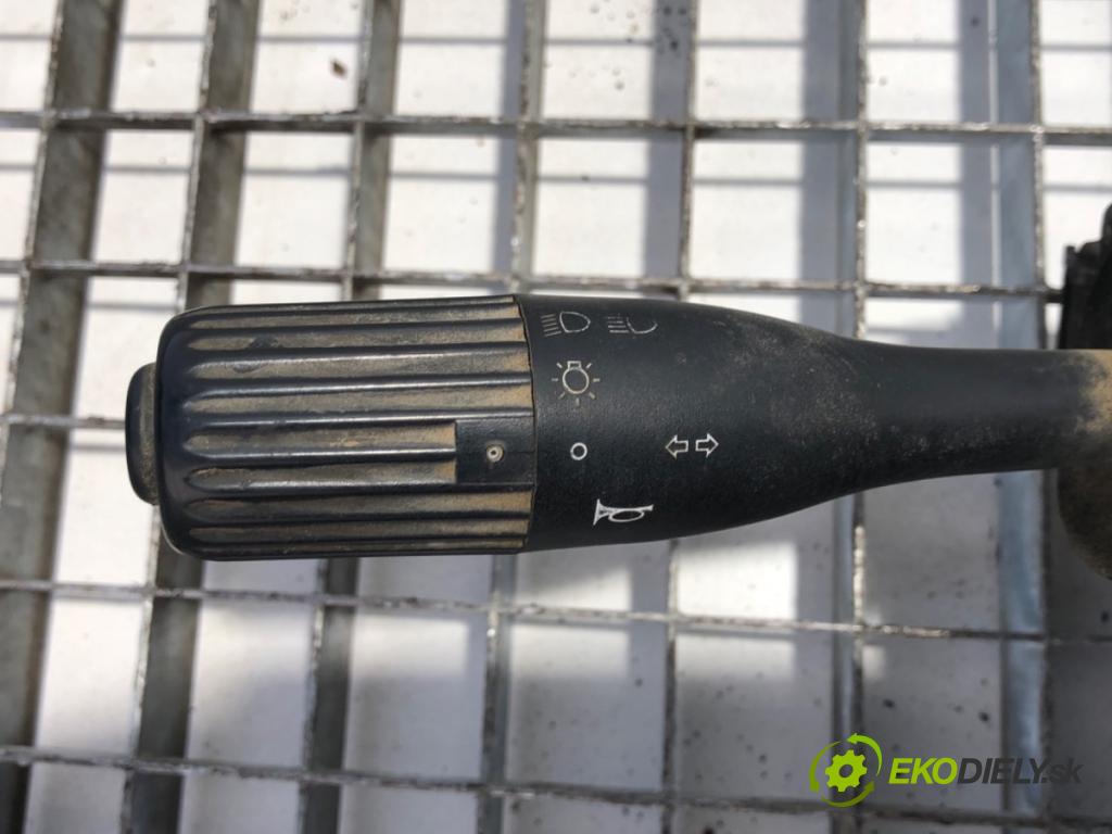 RENAULT TRUCKS PREMIUM Platforma / podwozie 1997 219 kW Route 300.16 219 kW [298 KM] olej napędowy 1996 - 2022 9839 přepínač kombinovaný 5010231825 (Páčky pod volantem)