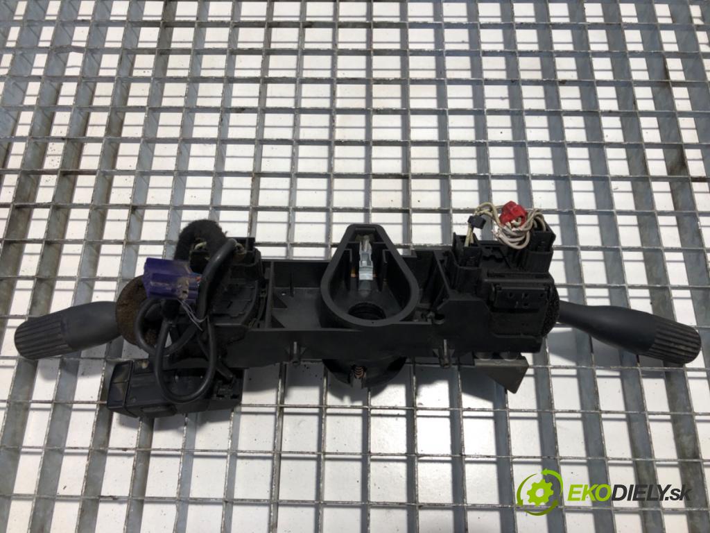 RENAULT TRUCKS PREMIUM Platforma / podwozie 1997 219 kW Route 300.16 219 kW [298 KM] olej napędowy 1996 - 2022 9839 přepínač kombinovaný 5010231825 (Páčky pod volantem)