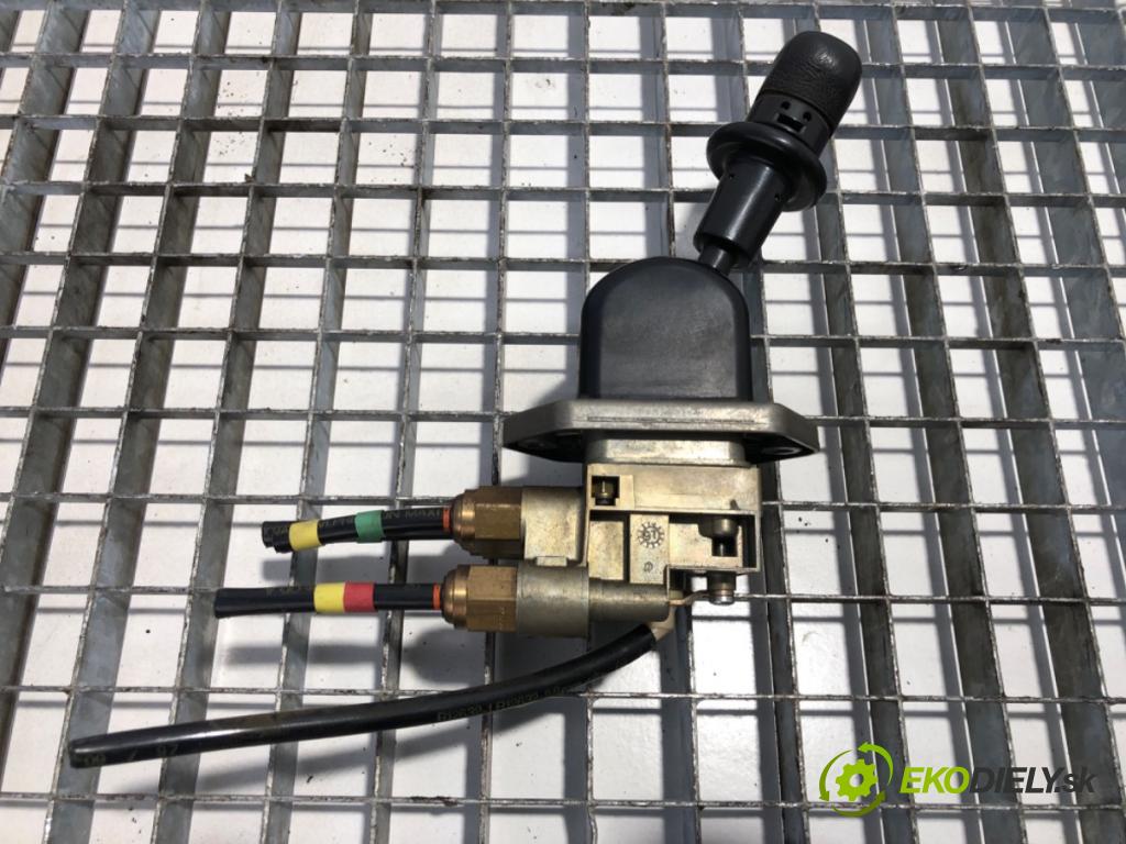 RENAULT TRUCKS PREMIUM Platforma / podwozie 1997 219 kW Route 300.16 219 kW [298 KM] olej napędowy 1996 - 2022 9839 Kulisa brzdy ručnej brzdy 5010260130