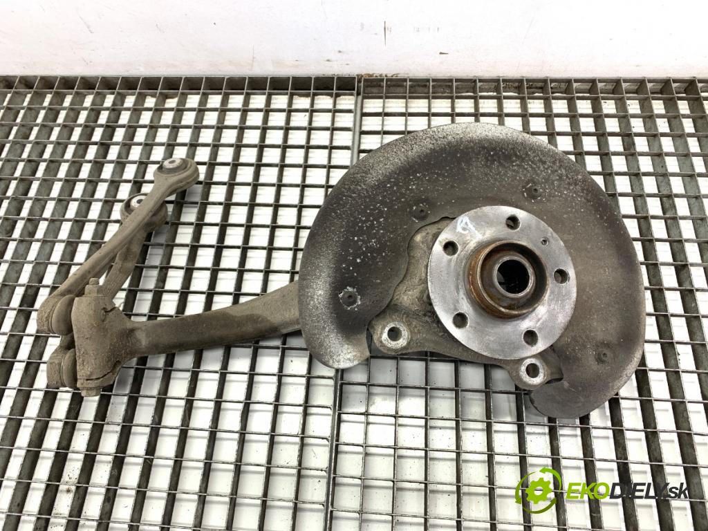 AUDI A4 B8 Kombi 2013 130 kW 2.0 TDI quattro 1968 náboj pravy predný 4G0407242C