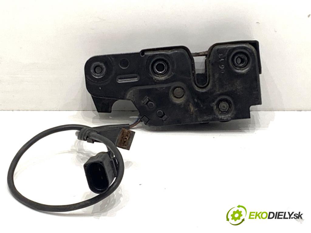 AUDI A4 B8 Kombi 2013 130 kW 2.0 TDI quattro 1968 zámok kapoty predný 8K1823746