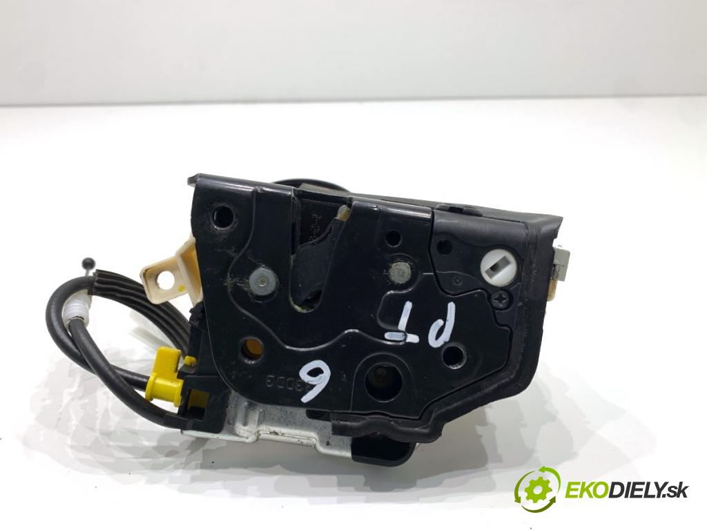 AUDI A4 B8 Kombi 2013 130 kW 2.0 TDI quattro 1968 zámok Dvere pravy zad 8K0839016C