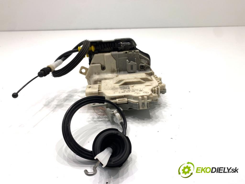 AUDI A4 B8 Kombi 2013 130 kW 2.0 TDI quattro 1968 zámok Dvere pravy zad 8K0839016C