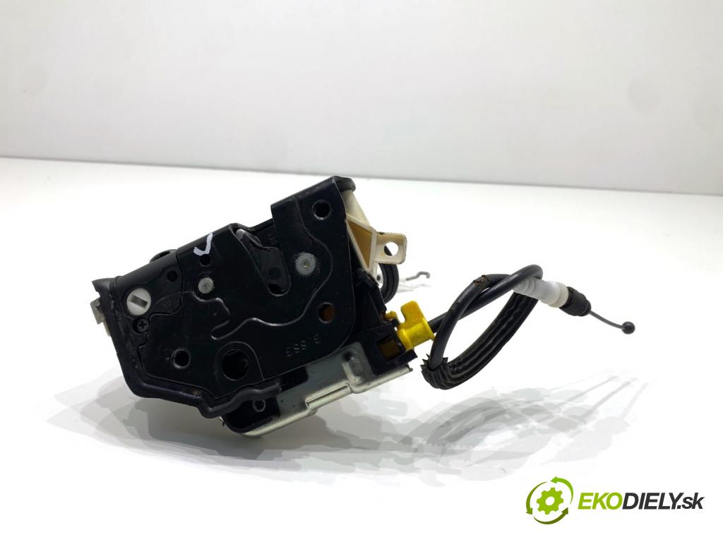 AUDI A4 B8 Kombi 2013 130 kW 2.0 TDI quattro 1968 zámok Dvere ľavy zad 8K0839015C