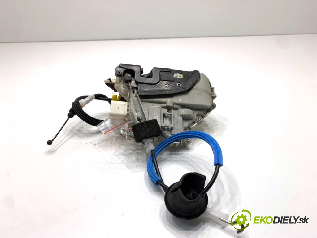 AUDI A4 B8 Kombi 2013 130 kW 2.0 TDI quattro 1968 zámok Dvere ľavy predný 8J1837015C