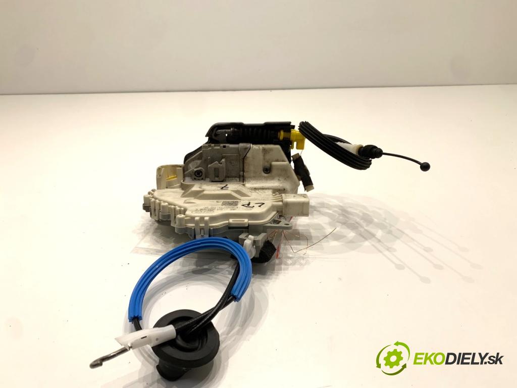 AUDI A4 B8 Kombi 2013 130 kW 2.0 TDI quattro 1968 zámok Dvere ľavy predný 8J1837015C