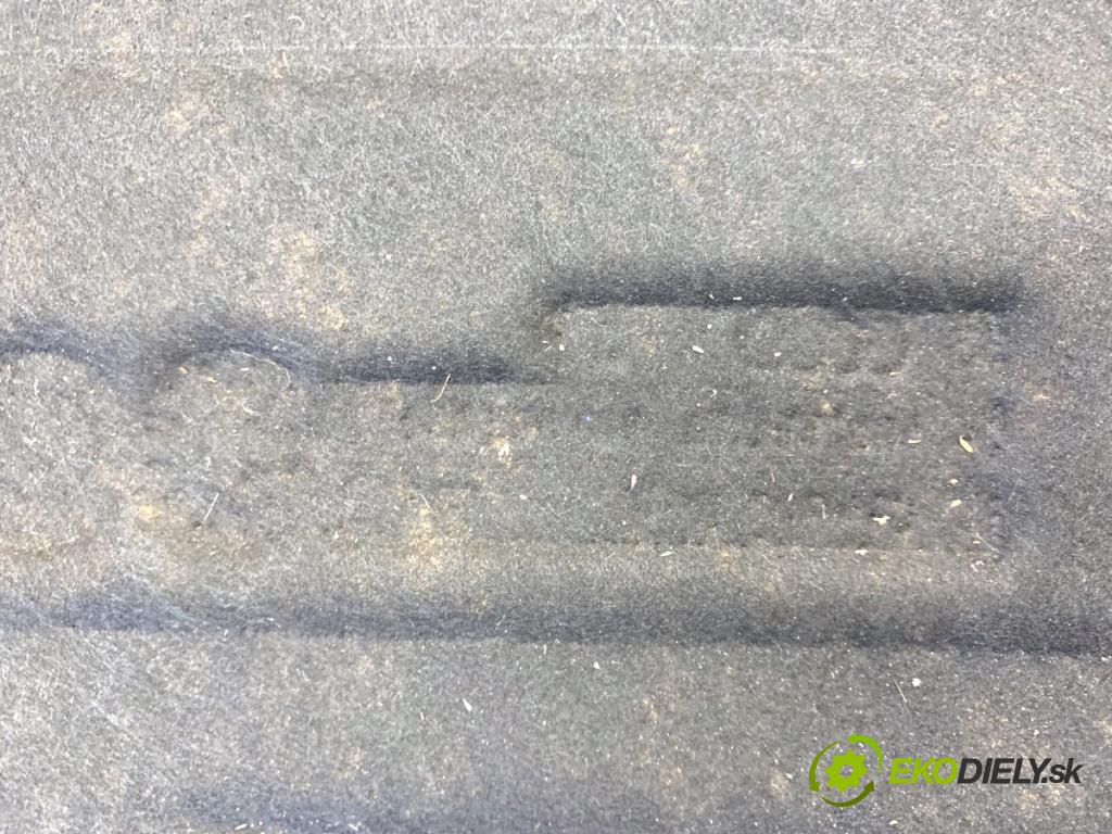 AUDI A4 B8 Kombi 2013 130 kW 2.0 TDI quattro 1968 odhlučnění kapoty