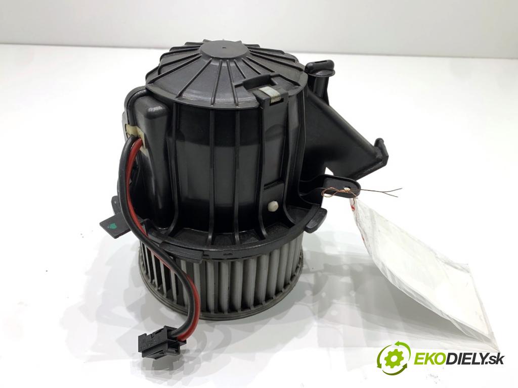 AUDI A4 B8 Kombi 2013 130 kW 2.0 TDI quattro 1968 ventilátor kúrenia