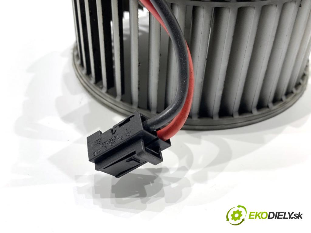 AUDI A4 B8 Kombi 2013 130 kW 2.0 TDI quattro 1968 ventilátor kúrenia