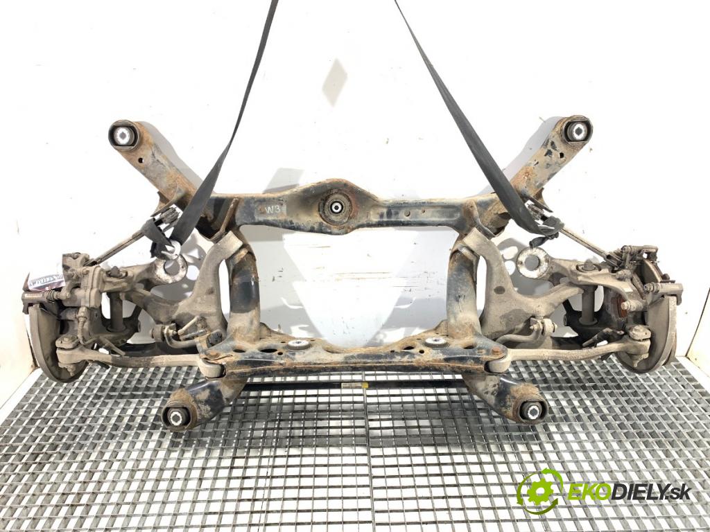 AUDI A4 B8 Kombi 2013 130 kW 2.0 TDI quattro 1968 Výstuha zad 