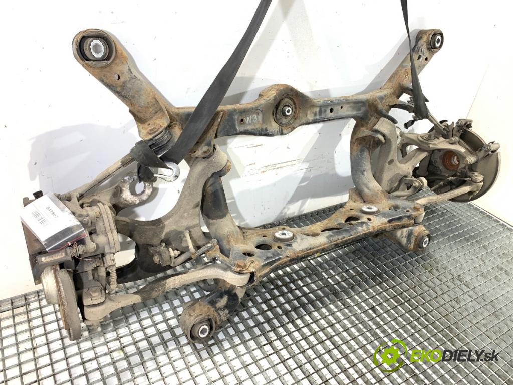 AUDI A4 B8 Kombi 2013 130 kW 2.0 TDI quattro 1968 Výstuha zad