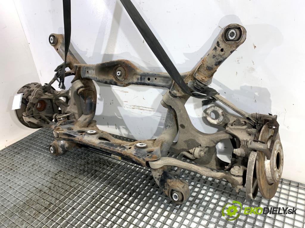 AUDI A4 B8 Kombi 2013 130 kW 2.0 TDI quattro 1968 Výstuha zad