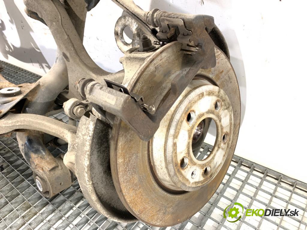 AUDI A4 B8 Kombi 2013 130 kW 2.0 TDI quattro 1968 Výstuha zad