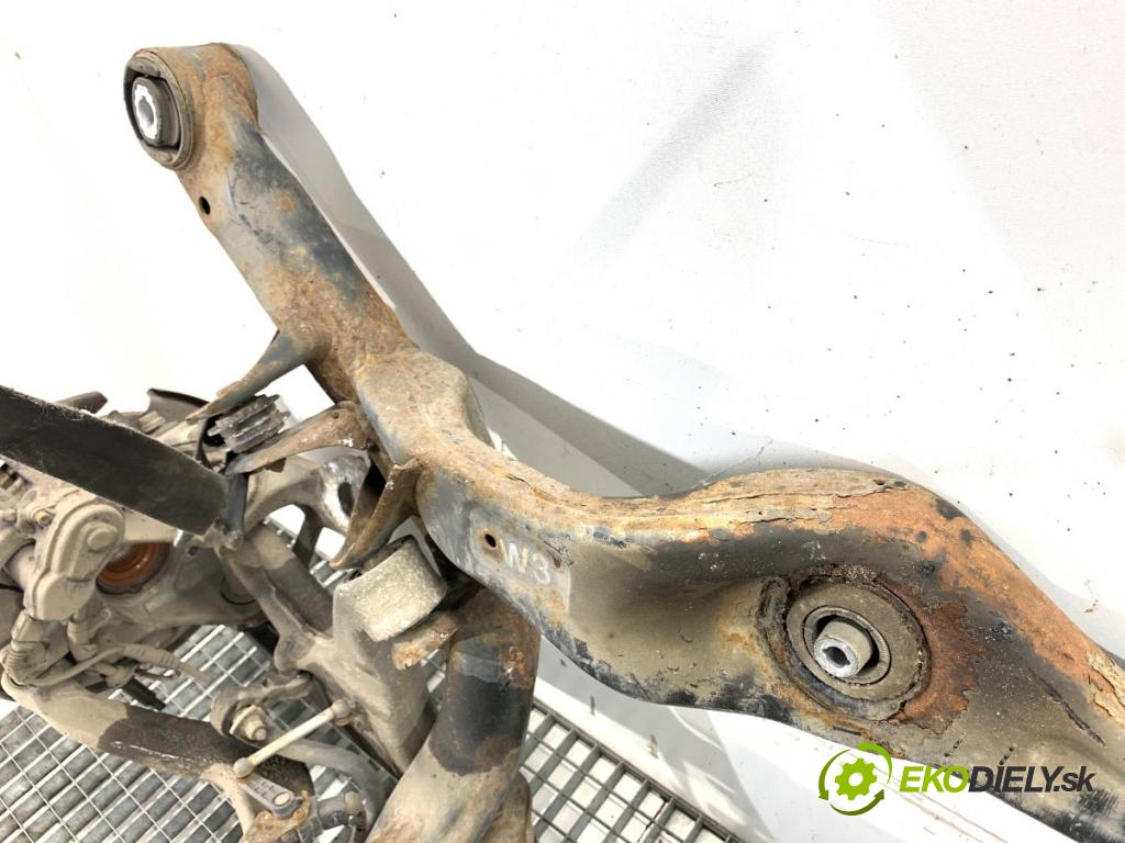 AUDI A4 B8 Kombi 2013 130 kW 2.0 TDI quattro 1968 Výstuha zad