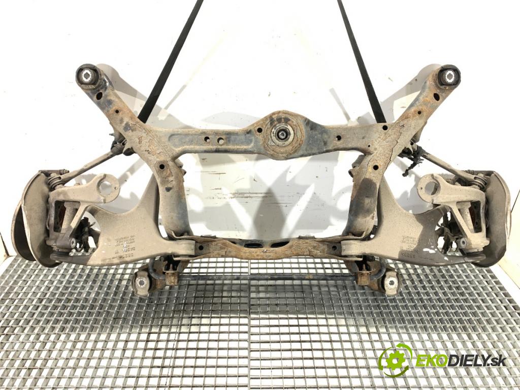 AUDI A4 B8 Kombi 2013 130 kW 2.0 TDI quattro 1968 Výstuha zad