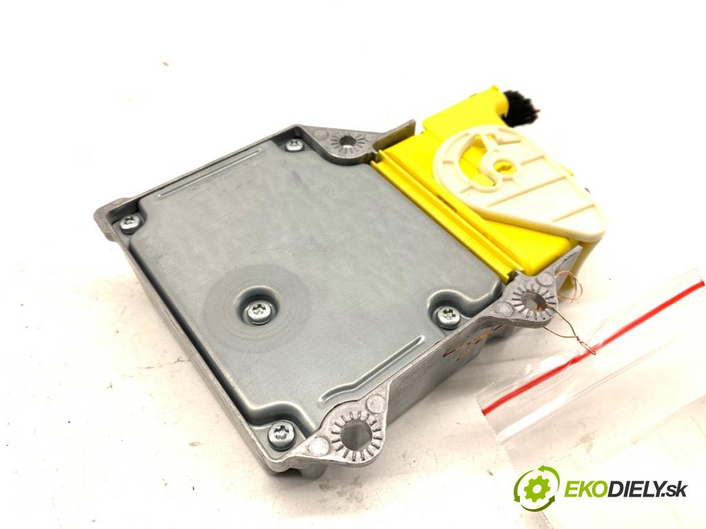 AUDI A4 B8 Kombi 2013 130 kW 2.0 TDI quattro 1968 senzor airbag 8K0959655N (Snímač)