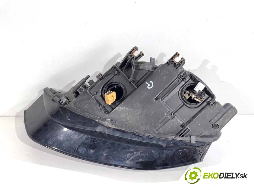 AUDI A4 B8 Kombi 2013 130 kW 2.0 TDI quattro 1968 světlomet pravý přední část 8K0941006C