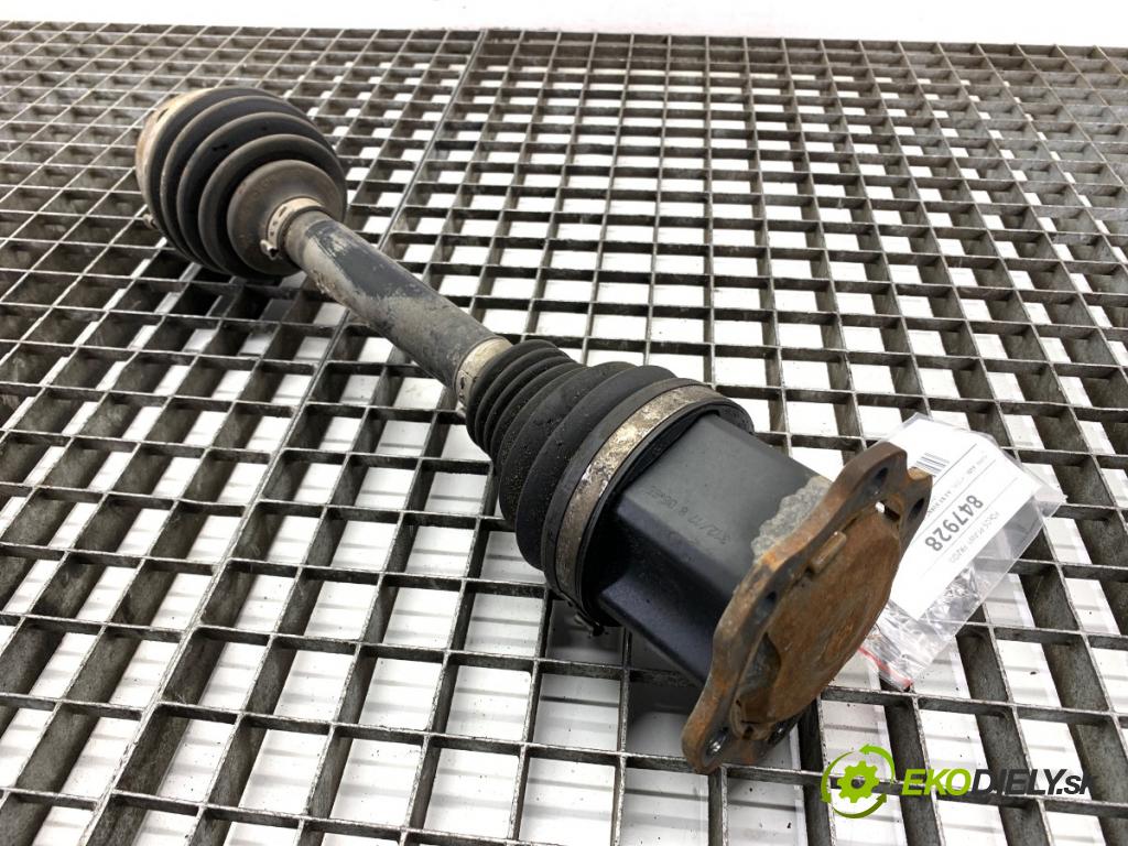 AUDI A4 B8 Kombi 2013 130 kW 2.0 TDI quattro 1968 poloos pravý přední část