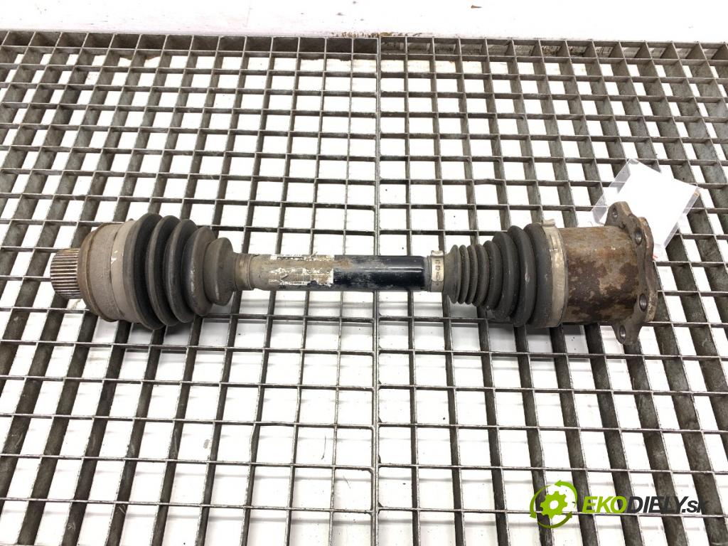 AUDI A4 B8 Kombi 2013 130 kW 2.0 TDI quattro 1968 poloos levý přední část 8K0407271