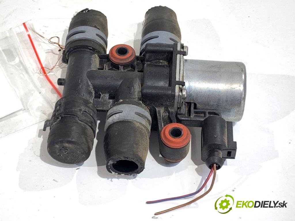 AUDI A4 B8 Kombi 2013 130 kW 2.0 TDI quattro 1968 DALŠÍ: pumpa vody 8E0820036 (Vodní pumpa)