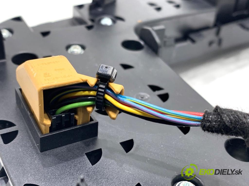 AUDI A4 B8 Kombi 2013 130 kW 2.0 TDI quattro 1968 Panel ovládania radia 8T0919611L (Prepínacie páčky pod volantom)