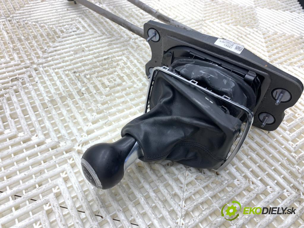 AUDI A4 B8 Kombi 2013 130 kW 2.0 TDI quattro 1968 Kulisa 8K0711025R (Rýchlostná páka (kulisa))