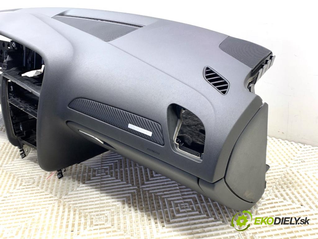 AUDI A4 B8 Kombi 2013 130 kW 2.0 TDI quattro 1968 palubní doska 8K1857041E (Palubní deska)