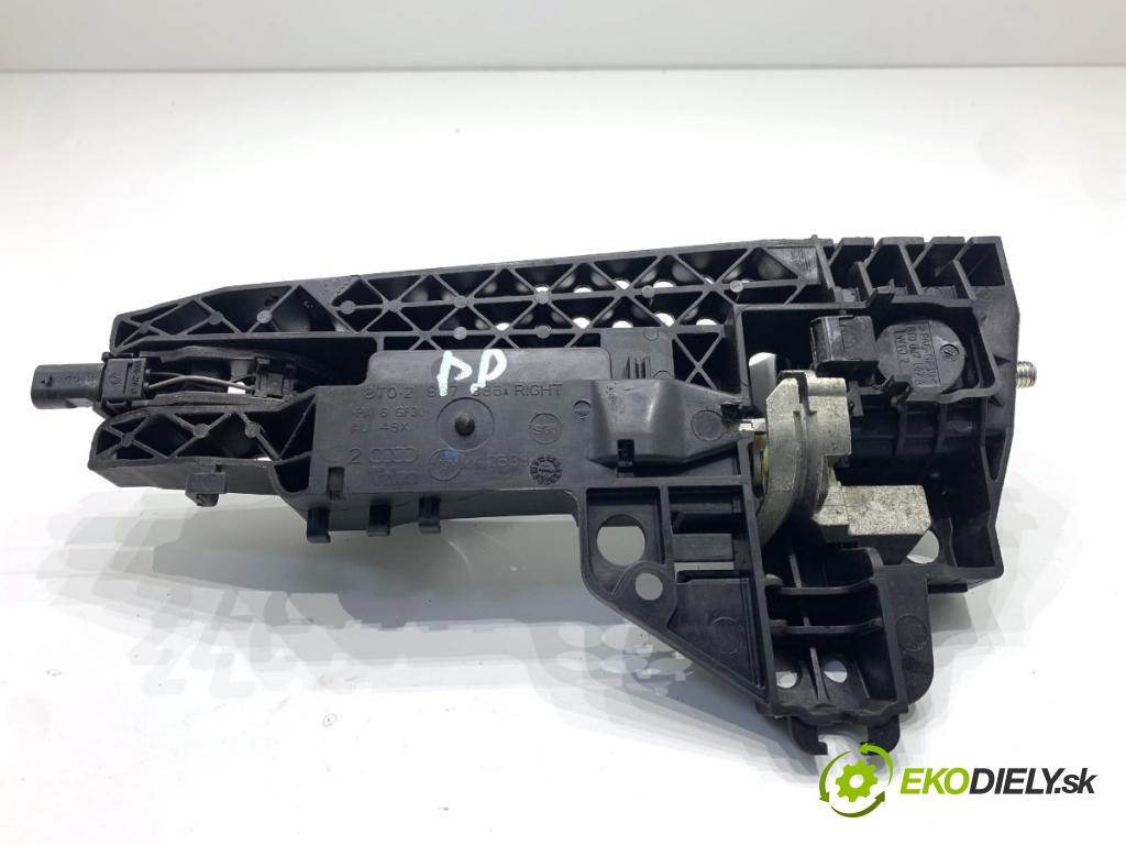 AUDI A4 B8 Kombi 2013 130 kW 2.0 TDI quattro 1968 Kľučka vonkajšia pravy predný 8T02837886