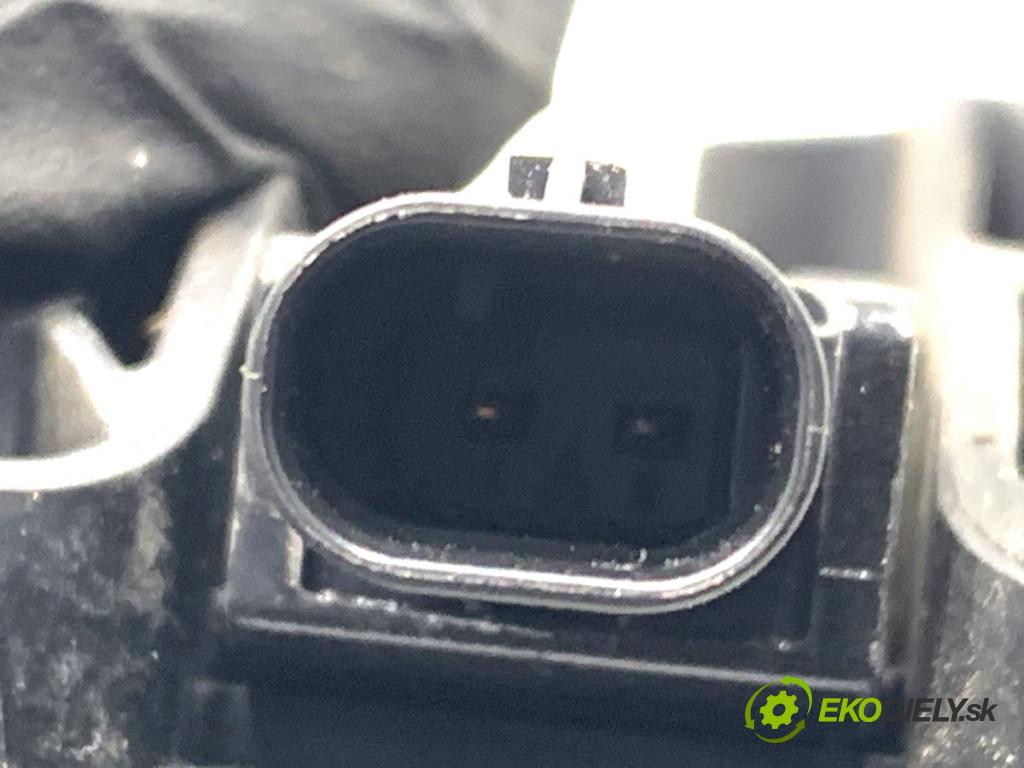 AUDI A4 B8 Kombi 2013 130 kW 2.0 TDI quattro 1968 Kľučka vonkajšia pravy zad