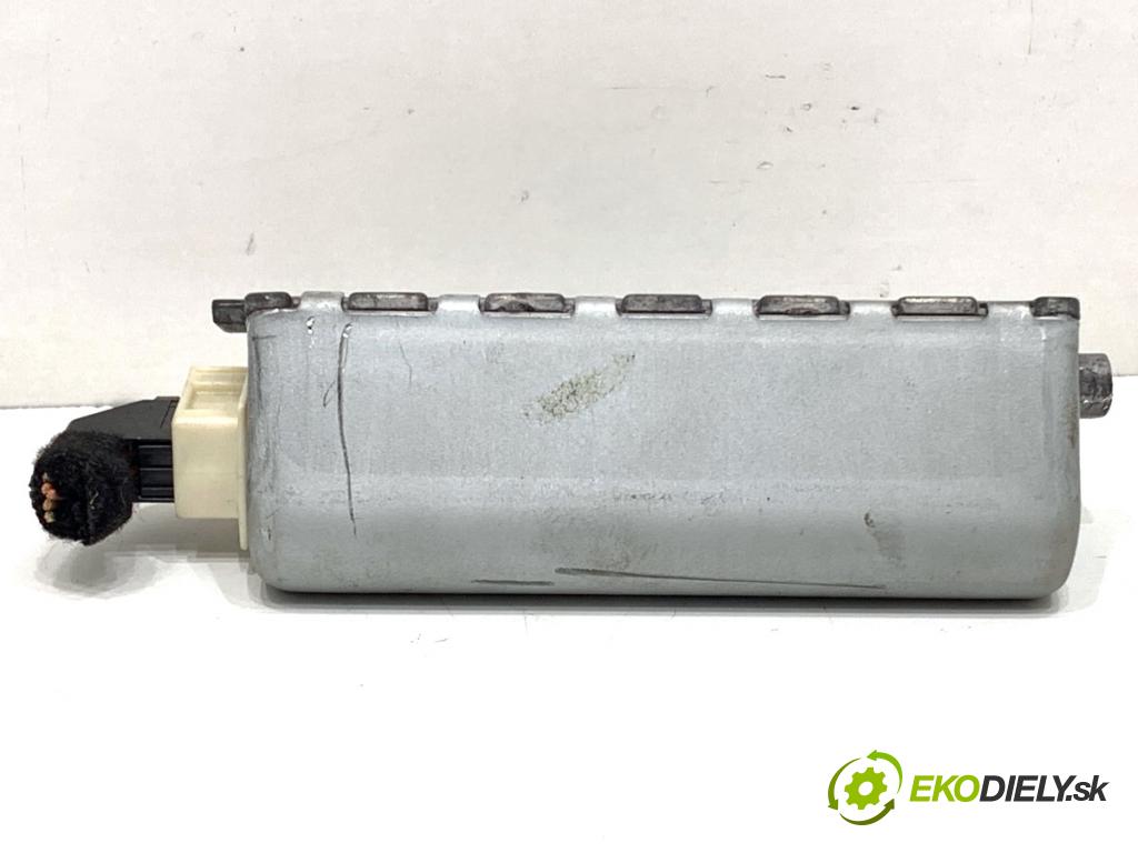 AUDI A4 B8 Kombi 2013 130 kW 2.0 TDI quattro 1968 KAMERA 8T0907217A