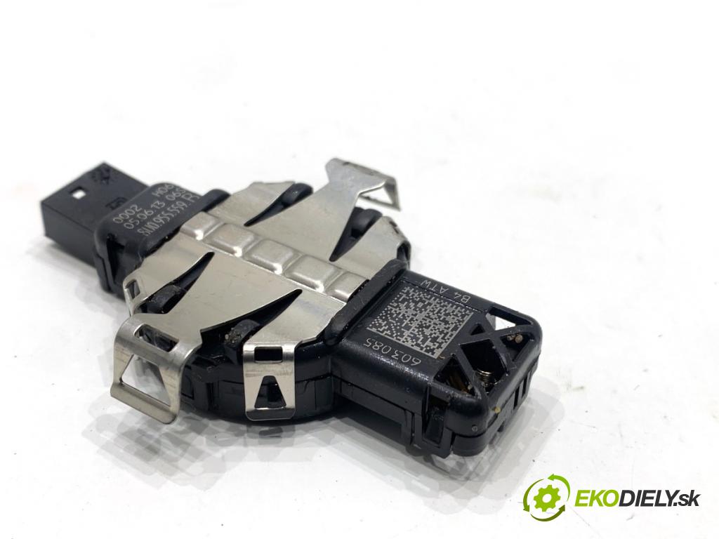 AUDI A4 B8 Kombi 2013 130 kW 2.0 TDI quattro 1968 Snímač dažďa 8U0955559B (Snímač dažďa)