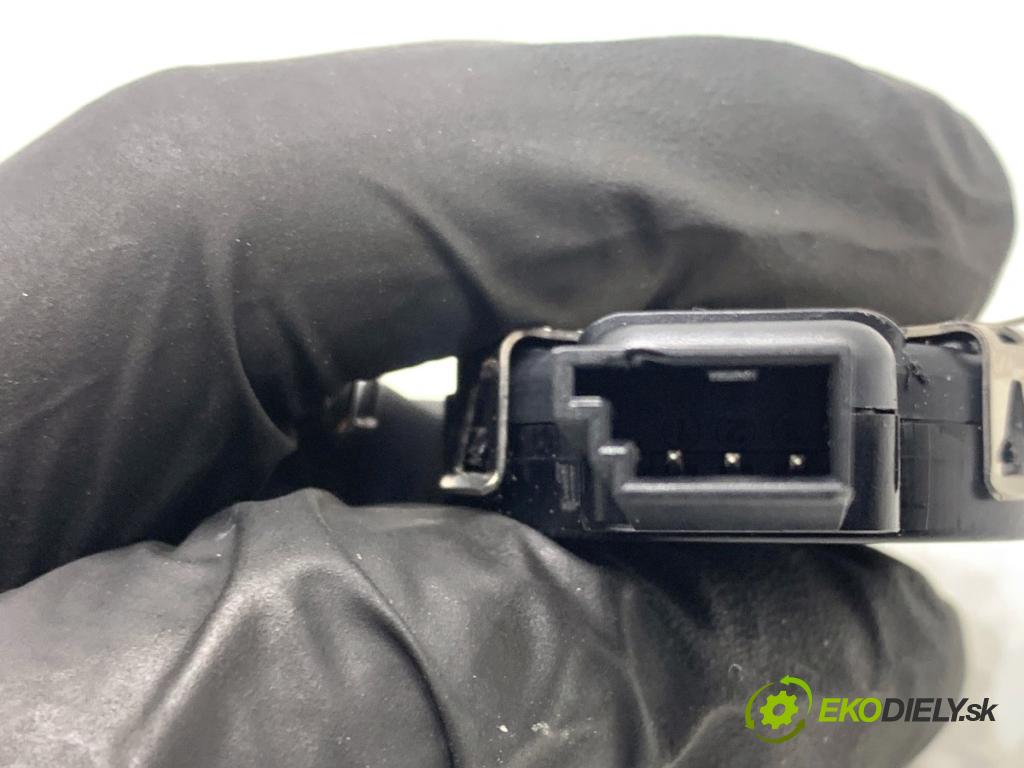 AUDI A4 B8 Kombi 2013 130 kW 2.0 TDI quattro 1968 Snímač dažďa 8U0955559B (Snímač dažďa)