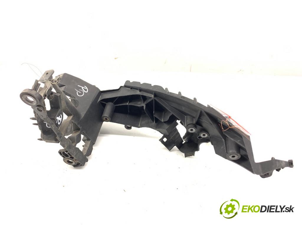 AUDI A4 B8 Kombi 2013 130 kW 2.0 TDI quattro 1968 Úchyt nárazníka pravy predný 8K0805608B