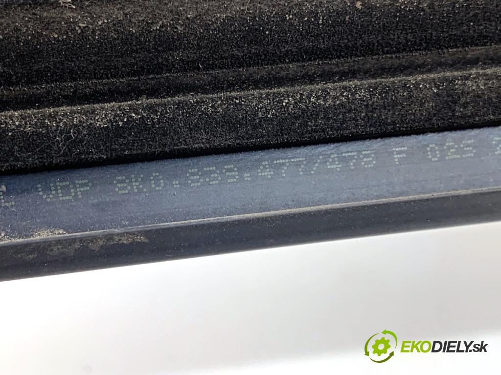 AUDI A4 B8 Kombi 2013 130 kW 2.0 TDI quattro 1968 lišta Sbírání: zadní část pravý 8K0839477